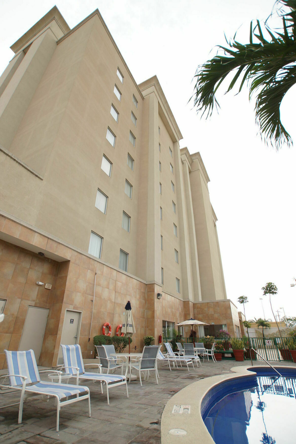 Hampton Inn Tampico Airport Exterior foto