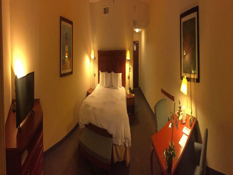 Hampton Inn Tampico Airport Exterior foto